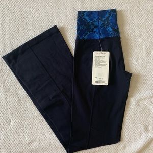 NEW Lululemon Navy Yoga Pants